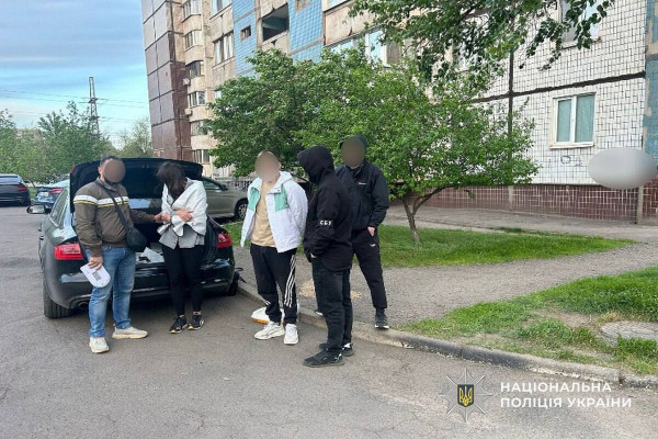 23-річний житель Кривого Рогу створив злочинну групу, яка займалася збутом наркотиків: заборонені речовини пересилали клієнтам поштою0