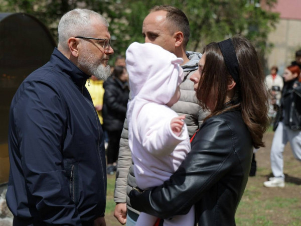 40 днів з дня трагедії:  у Кривому Розі пройшла панахида за загиблими від  російської ракетної атаки по дитячому майданчику3