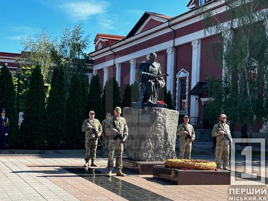 80 років пам'яті: у Кривому Розі вшанували полеглих та ветеранів Другої світової війни5