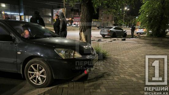 Був сильний удар: у Кривому Розі на Володимира Великого не розминулися Skoda та Москвич2