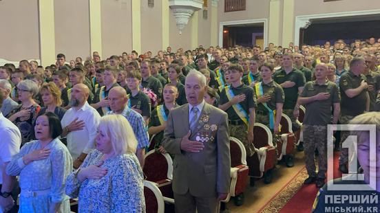 Глибокі традиції та впевнені кроки у майбутнє: у КЛІПВФП відбулися випускний та урочиста клятва ліцеїстів1