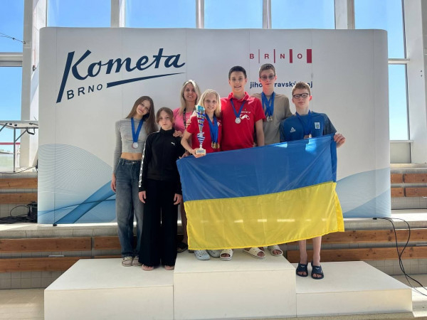 Юні плавці з Дніпропетровщини стали володарями 15 – ти медалей на турнірі у Чехії   0