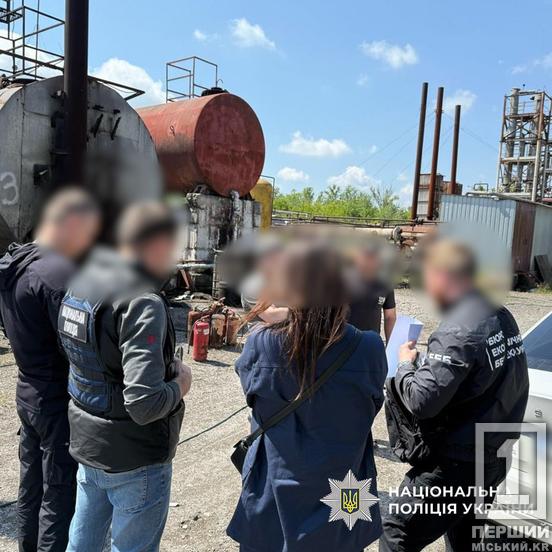 Контрафакт «гуляв» Дніпропетровщиною та сусідніми областями: у Кривому Розі викрили виробників нелегального пального4