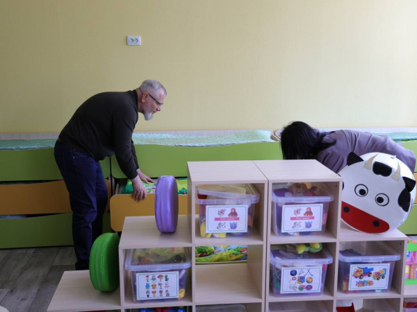 Кривий Ріг активно впроваджує нові форми дошкільної освіти: у партнерстві міста, міністерства освіти та міжнародних партнерів вже відкрито 6 «міні-садочків». Місто працює над розширенням таких локацій2