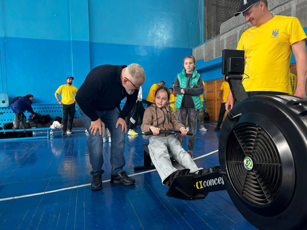 Кривий Ріг знову об’єднує ветеранів та їхні родини: «Veterans Family Games» продовжуються змаганнями з веслування на тренажерах та настільного тенісу7