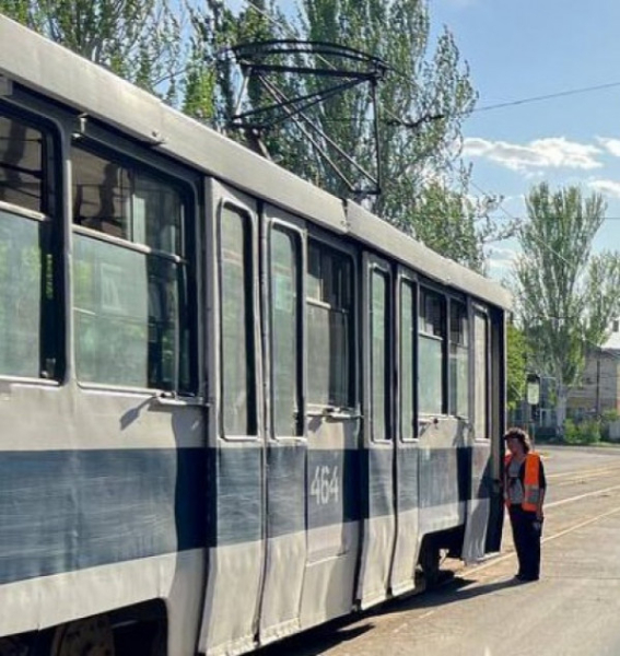 Легковик збив підлітка, який вийшов із трамвая на вулиці Соборності у Кривому Розі0