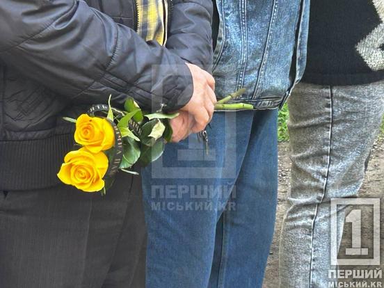 Мав талант стрільця та був завжди порчу із побратимами : в останню земну дорогу провели криворіжця Святослава Шаповала7