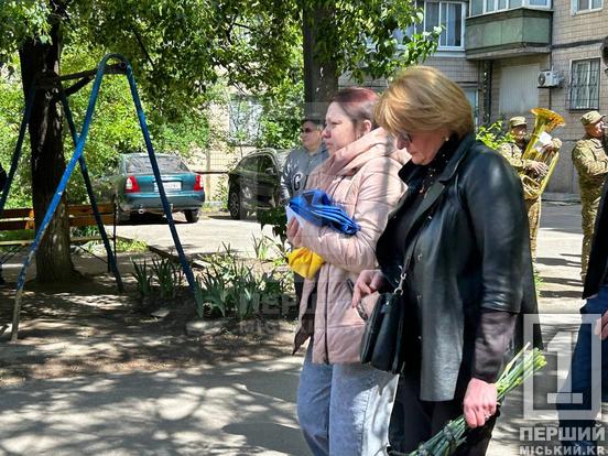 Мав талант стрільця та був завжди порчу із побратимами : в останню земну дорогу провели криворіжця Святослава Шаповала1