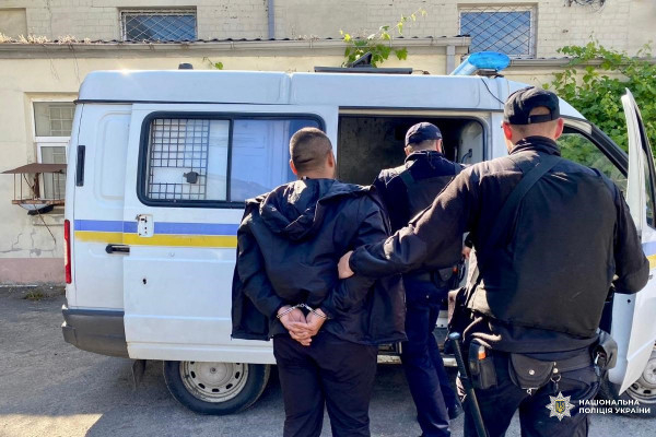 На Дніпропетровщині чоловік «обчистив» чужий банківський рахунок на 600 тисяч грн  0