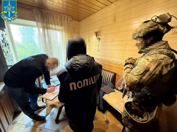 На Дніпропетровщині голова ВЛК та її колеги видавали «ухилянтам» фіктивні довідки з діагнозом ВІЛ-інфіковані2