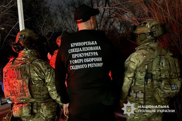 На Дніпропетровщині перекрили канал збуту вогнепальної зброї армійського зразка0