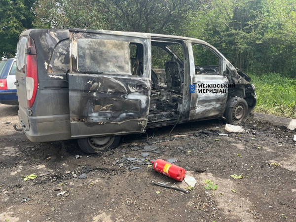 На Дніпропетровщині росіяни атакували волонтерську автівку, якою евакуювали цивільних, є поранені1