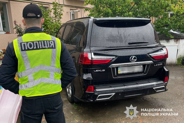 Нацполіція ліквідувала міжрегіональну злочинну групу, яка організовувала втечу військових за кордон з військових частин2