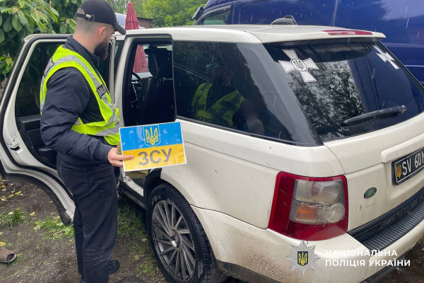 Нацполіція ліквідувала міжрегіональну злочинну групу, яка організовувала втечу військових за кордон з військових частин8