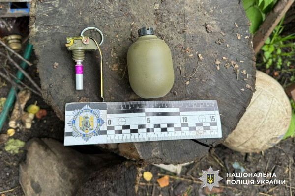 Нацполіція ліквідувала міжрегіональну злочинну групу, яка організовувала втечу військових за кордон з військових частин7