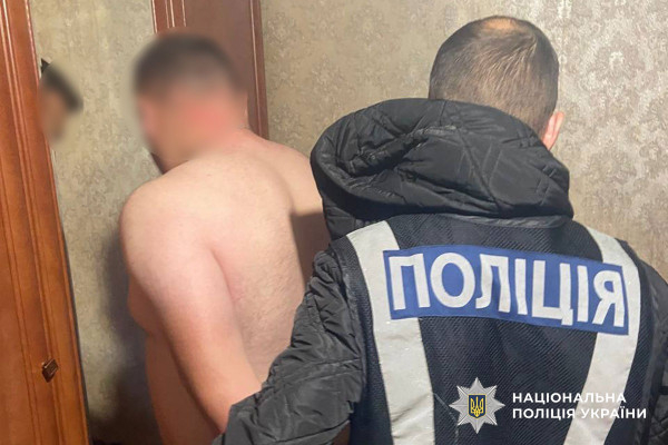 Нацполіція ліквідувала міжрегіональну злочинну групу, яка організовувала втечу військових за кордон з військових частин6
