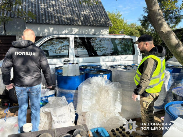 Нацполіція проводить понад 200 обшуків у рамках масштабної спецоперації проти наркобізнесу6