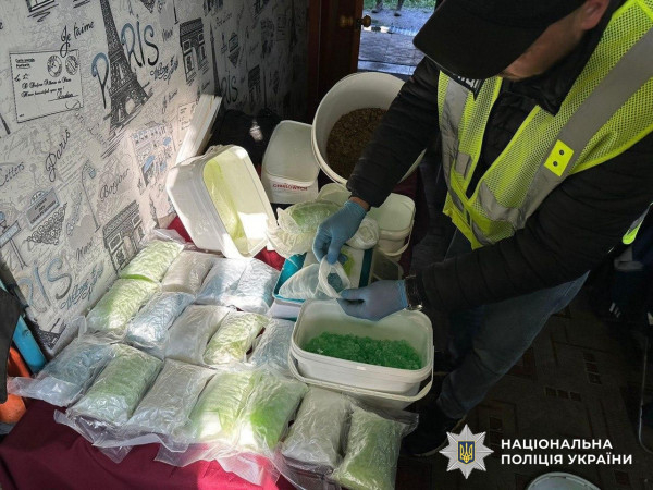Нацполіція проводить понад 200 обшуків у рамках масштабної спецоперації проти наркобізнесу5