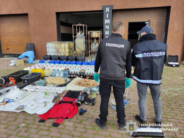 Нацполіція проводить понад 200 обшуків у рамках масштабної спецоперації проти наркобізнесу1