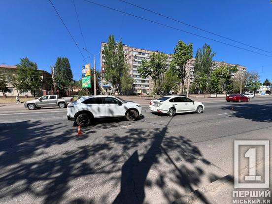 Одній з автівок тепер треба тисячі на ремонт: на проспекті Миру вдарилися Nissan та Honda1