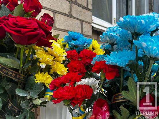 Пам'ять про Героїв закарбована для наступних поколінь: у Кривому Розі відкрили меморіальні дошки Дмитру Токарському та Володимиру Ворфоломєєву1