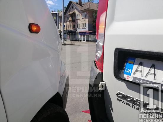 Підвела швидкість реакції: на проспекті Університетському зіткнулися Opel та Fiat3