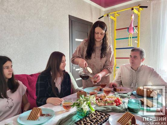 П'ятеро дітей – одна велика любов: мешканка Кривого Рогу Людмила Коломоєць отримала почесне звання «Мати-героїня»3