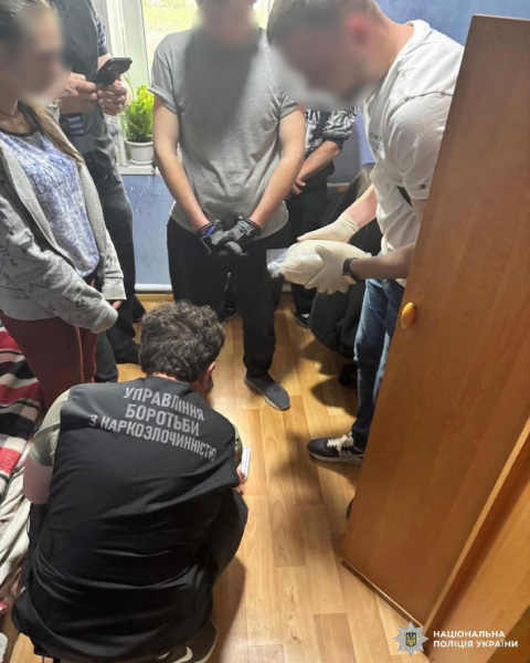 Понад 15 кілограм психотропів щомісяця: у Кривому Розі викрили  нарколабораторію3