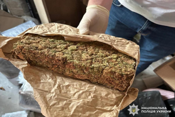 Понад 15 кілограм психотропів щомісяця: у Кривому Розі викрили  нарколабораторію2