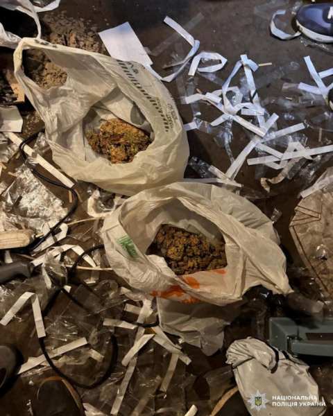 Понад 15 кілограм психотропів щомісяця: у Кривому Розі викрили  нарколабораторію5