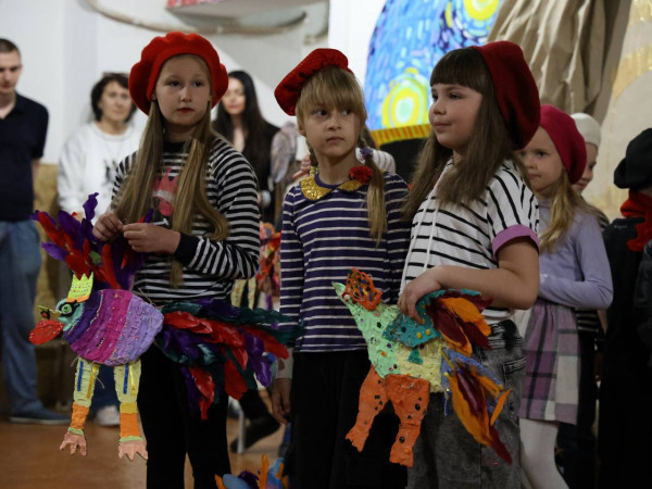 ПРО ЄДНІСТЬ СЕРДЕЦЬ, ДІТЕЙ, ФРАНЦІЮ ТА УКРАЇНУ8