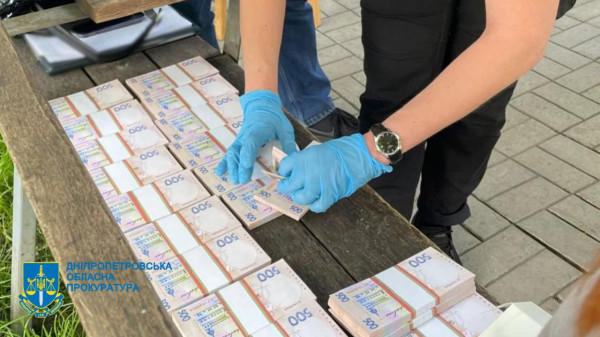 Продала власного сина: 20-річну мешканку Дніпра засуджено до 8 років ув’язнення за торгівлю людьми1