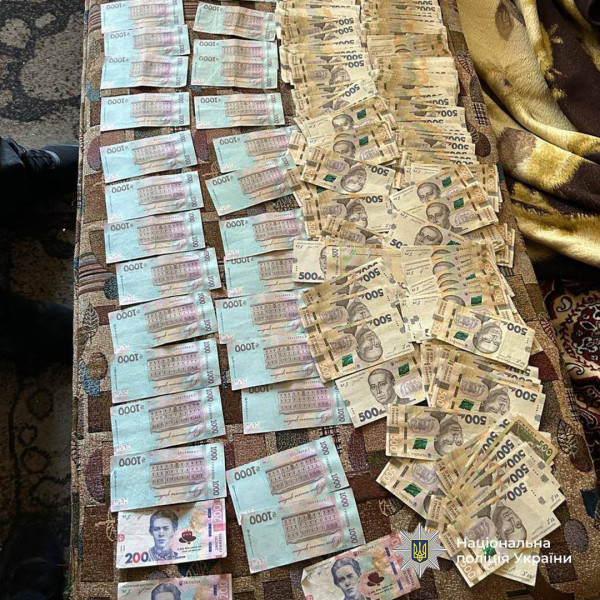 Продавали фейкові генератори та обдурювали військових: на Дніпропетровщині затримали шахраїв2