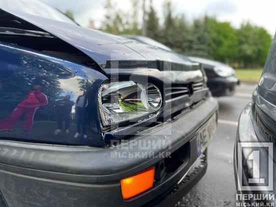 Різке гальмування: у Кривому Розі Volkswagen влетів у Toyota2