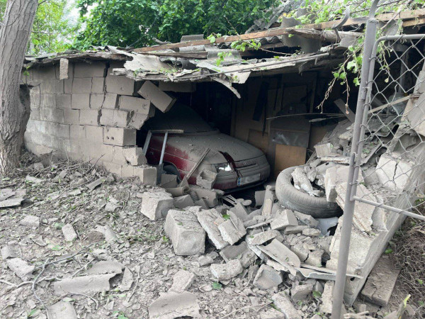 Росія завдала понад 30 атак по Нікопольському району: пошкоджені будинки, авто та квартира в багатоповерхівці1