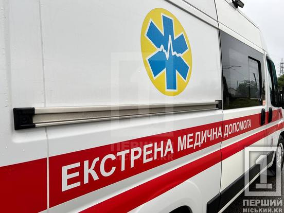Серйозні травми та ускладнений рух: після зіткнення з маршруткою легковик зупинився на трамвайних коліях на МОДРі5