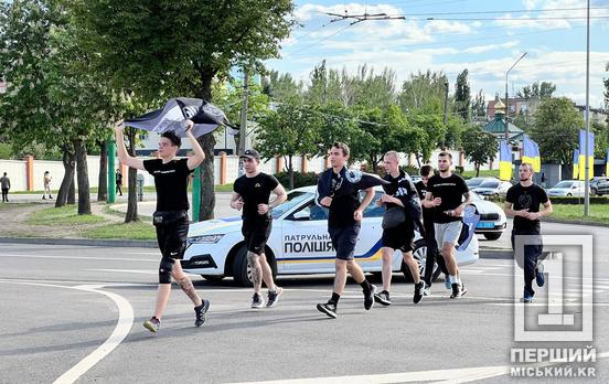 Сильні, свідомі та небайдужі шанують: у Кривому Розі провели забіг до Дня Героїв України