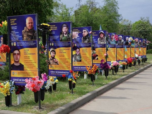 У кожному районі Кривого Рогу невдовзі створять Алеї слави для увічнення пам'яті Героів – земляків, загиблих у війні з росією  6