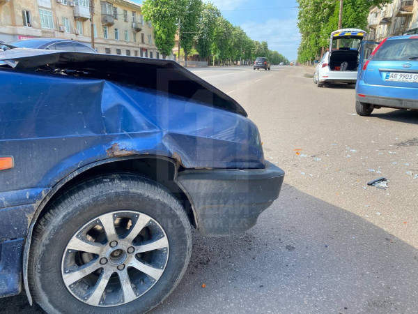 У Кривому Розі через аварію на перехресті тимчасово зупинився рух тролейбусів2