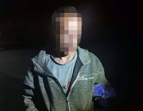 У Кривому Розі спіймали злодія, що намагався викрасти кольоровий метал з території гуртожитку3