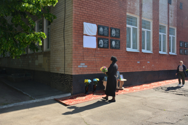 У Кривому Розі увічнили пам'ять полеглих на фронті містян: Олександра Гурьєва та Валерія Сідельнікова2