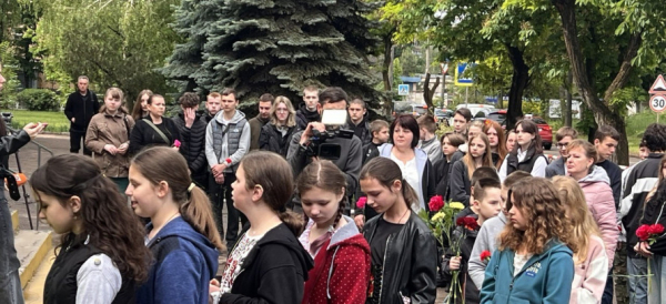 У Кривому Розі встановили меморіальну дошку на честь загиблого захисника Сергія Крота1