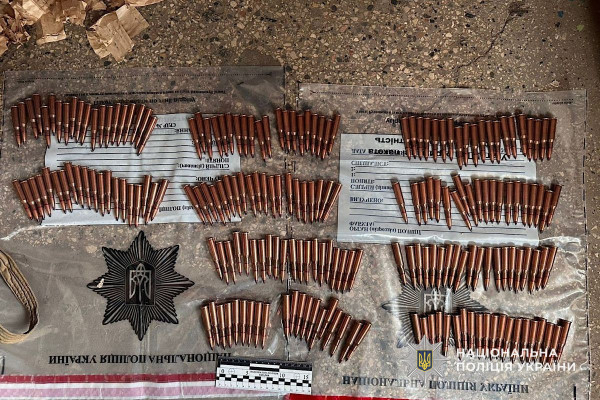 У Кривому Розі затримали чоловіка за збут боєприпасів та гранат: вилучено майже 250 набоїв1