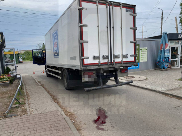 У Кривому Розі жінка потрапила під вантажний автомобіль 0