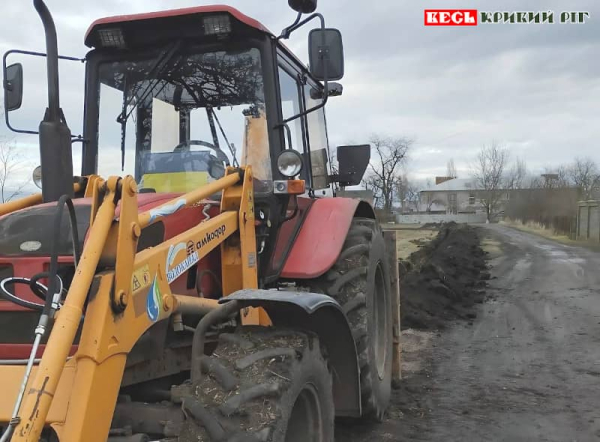 Прокладання нового водогону в Великій Долині в Криворізькому р-ні