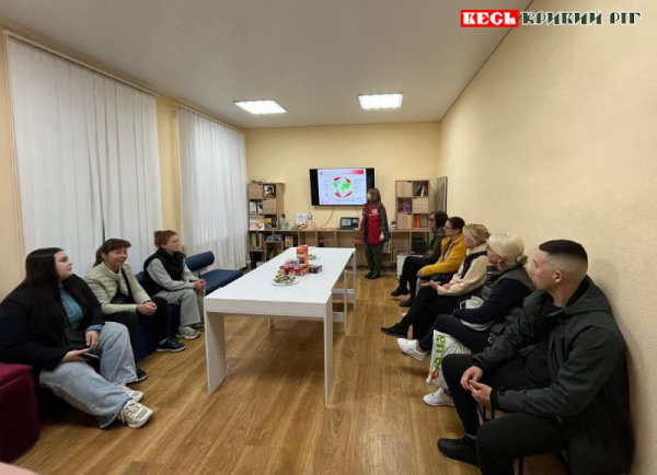 Волонтери Червоного Хреста зустрілись в Кривому Розі з родинами зниклих без вісті бійців