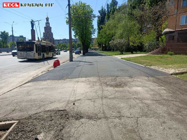 Раптово закінчується новий асфальт на пр. Миру в Кривому Розі