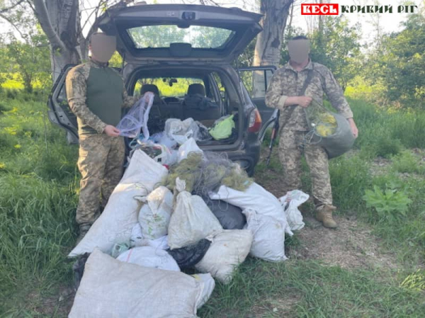 Рибальські сітки, вилучені у браконьєрів у Кривому Розі та на Дніпропетровщині передано до ЗСУ