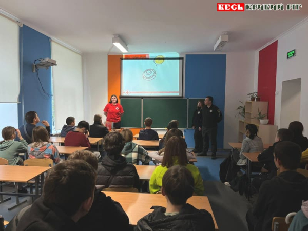 Заняття з мінної безпеки в навчальному закладі в Апостоловому Криворізького р-ну