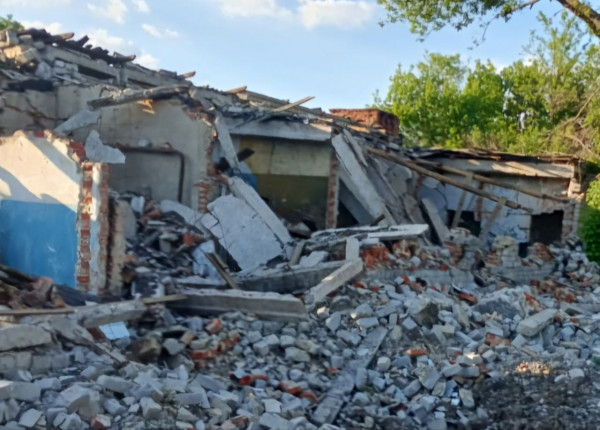 Вечір і ніч громади Дніпропетровщини перебували під ворожими атаками, агресор вдарив ракетою, бив FPV-дронами і КАБами0